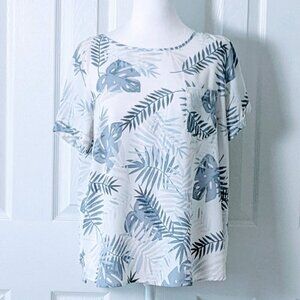 LC LAUREN CONRAD Short Cuffed Sleeve Top Blouse  Size M Dusty Blue White Print